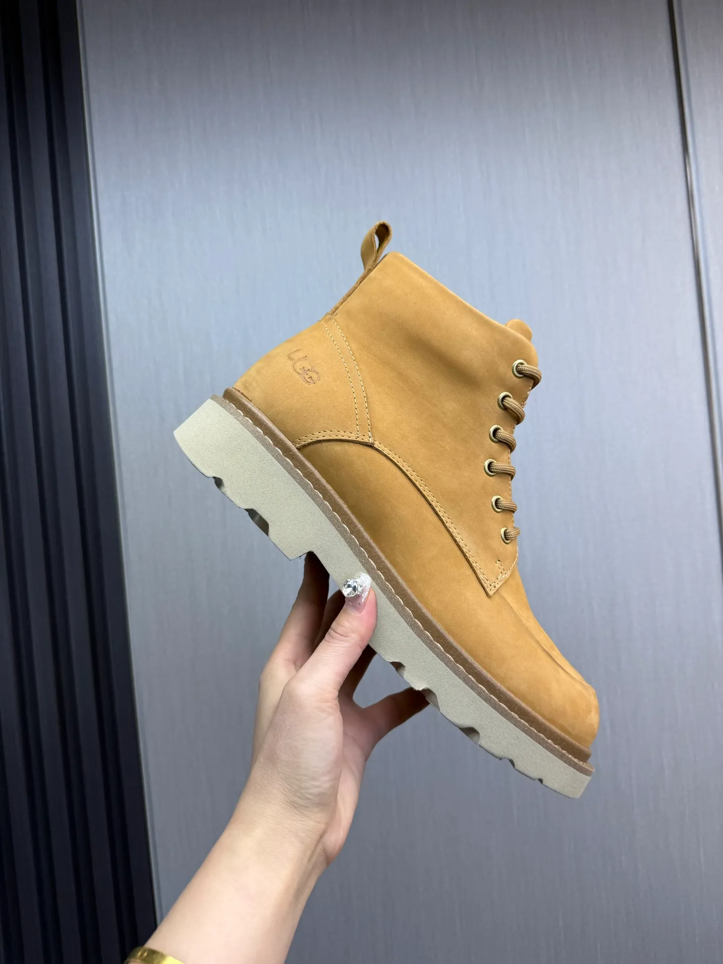 Factory price 640💰 [UGG] Men's hot winter warm boots🐑Simple and fashionable design, cowhide➕comfortable and warm wool lining. Soft and comfortable to wear, good warmth retention, and excellent foot feel. Regular size 38-45
